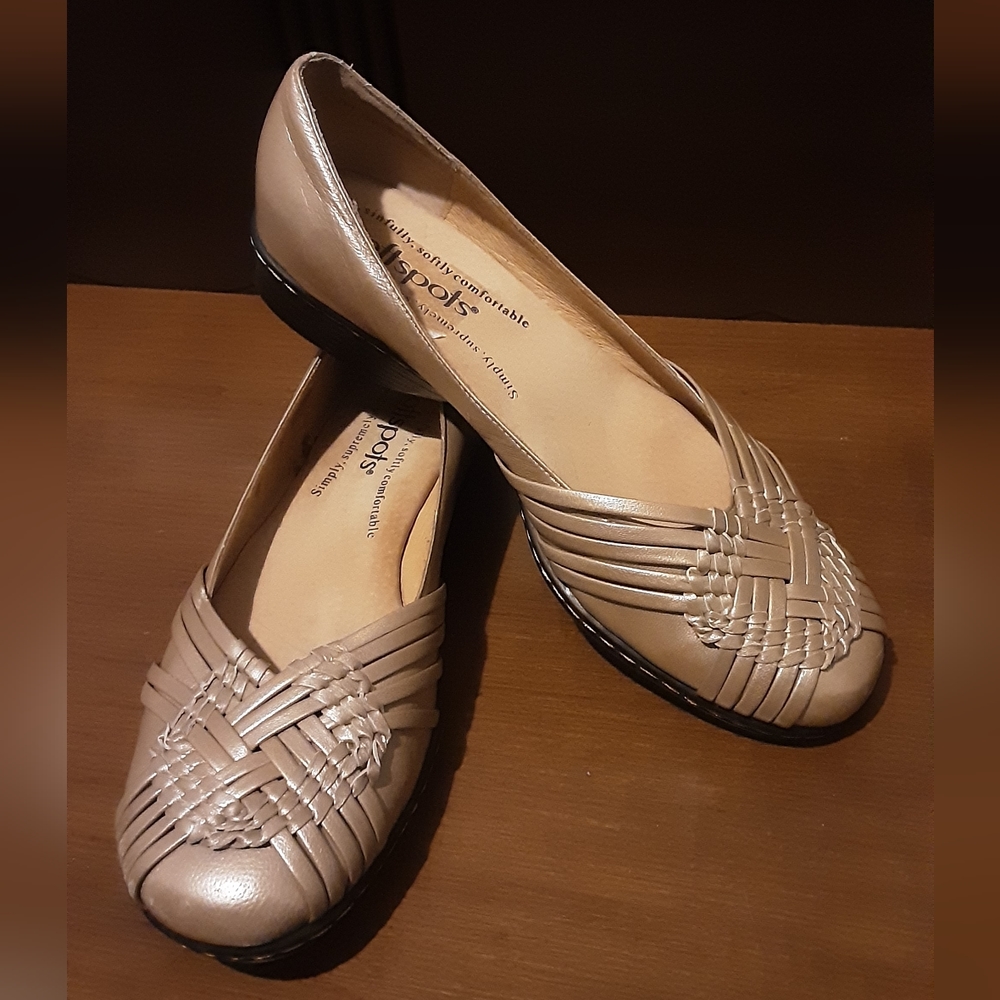 SoftSpots Leather Flats Pumps Pearl Metallic